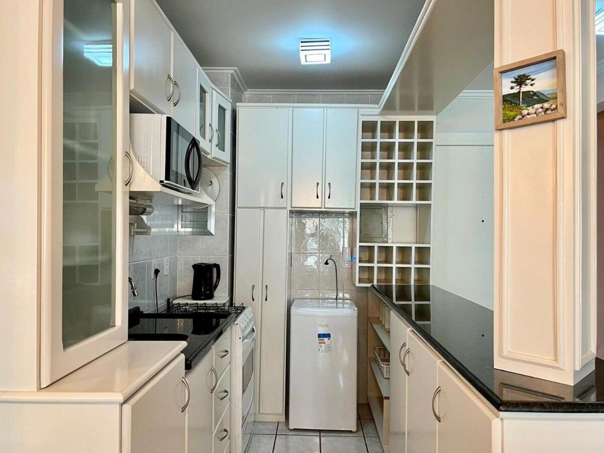 Apartamento San Pietro Centro 3 Dorm By Achei Temporada Gramado Esterno foto